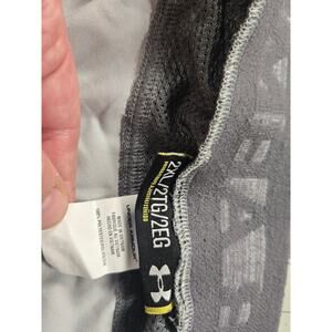 Under Armour Size 2XL Mens Gray Shorts Black Trim Stretchy Fitted 2" Slits UAG14